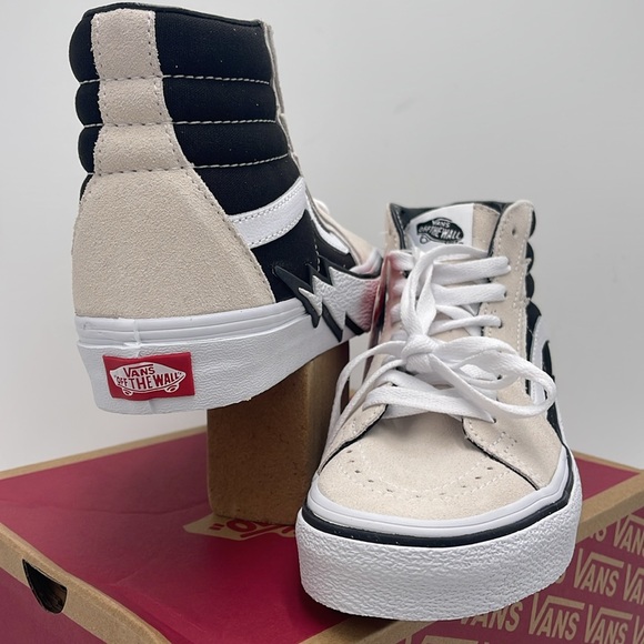 Vans WMNS High-Top Sneakers in Black White Sk8-Hi Bolt
Antique White/Black - Picture 8 of 16